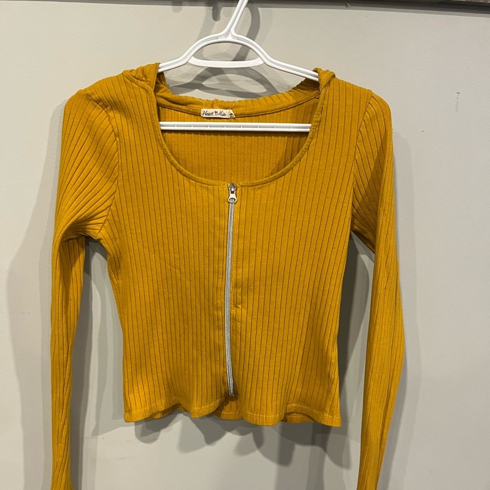 Size large heart hips shirt